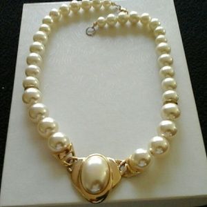 Pearl necklace